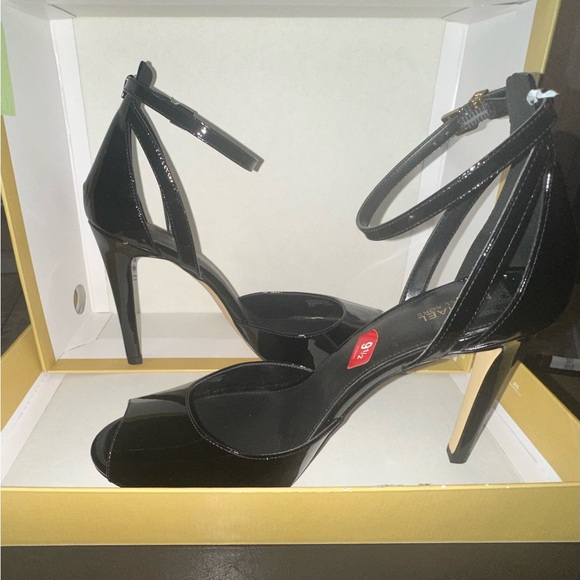 Michael Kors Open Toe Patent Leather Heels - Picture 5 of 9